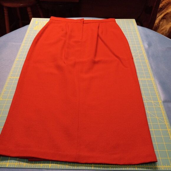 Casual Corner Red Jacket and Skirt Set - Picture 4 of 12